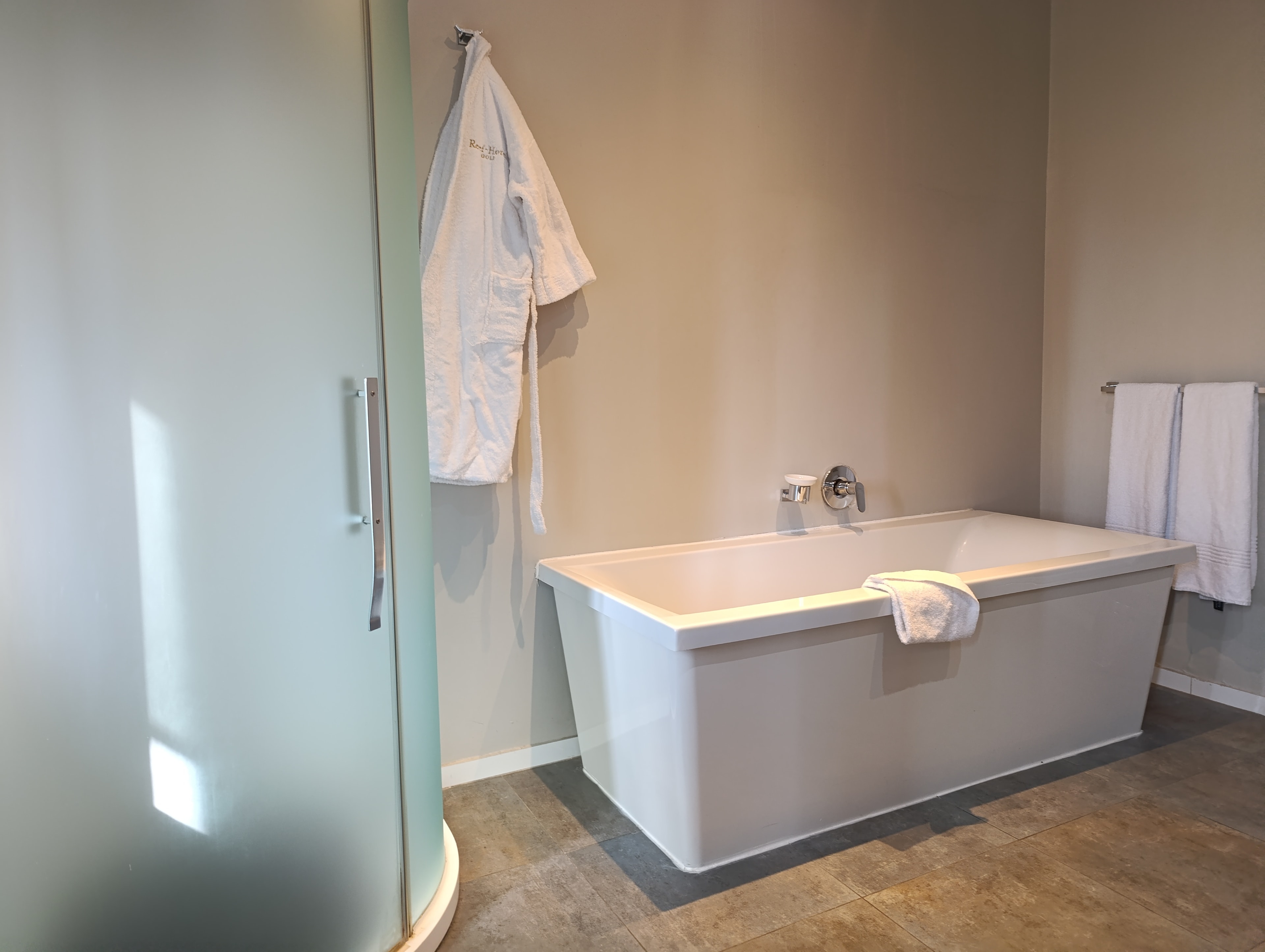 Deluxe Twin - View 2